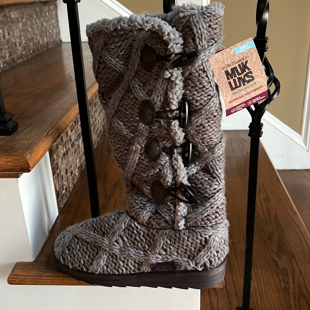 NWT The original Mike Luks boots    Premium Muk Luxe Lining